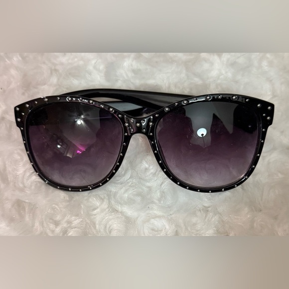 Black Studded Sunglasses - Picture 1 of 1